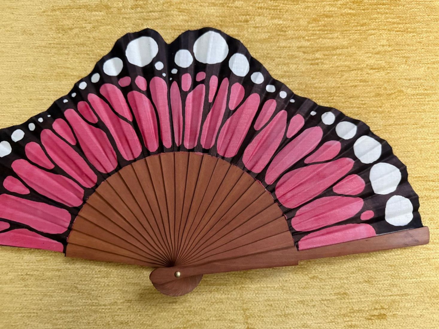 Abanico peral ala mariposa rosa